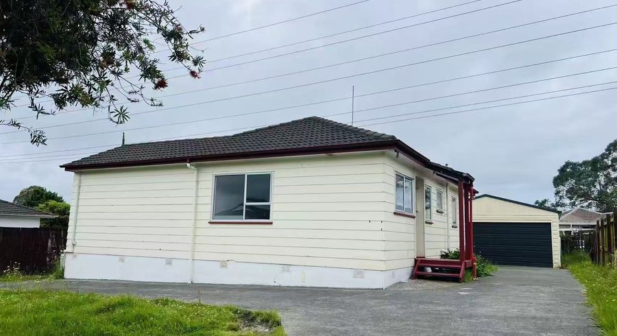  at 37 Meadowood Drive, Unsworth Heights, North Shore City, Auckland