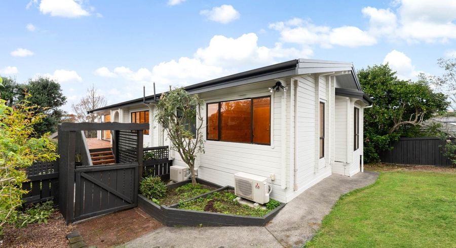  at 10 Lagoon Way, West Harbour, Waitakere City, Auckland