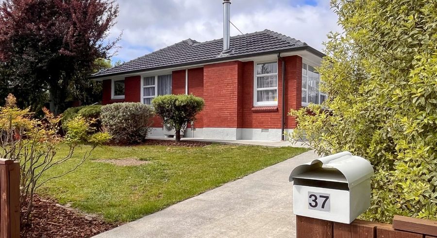  at 37 Warren Crescent, Hillmorton, Christchurch City, Canterbury