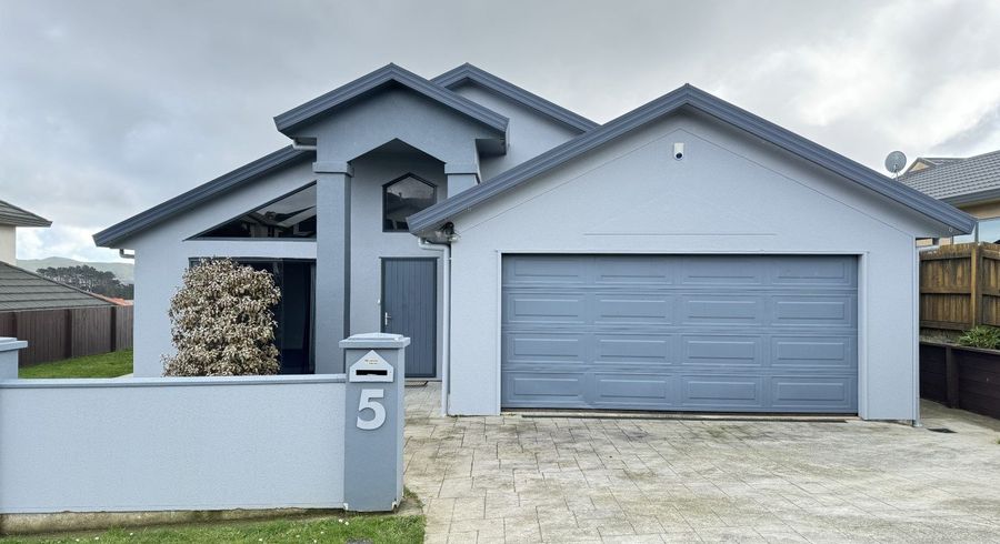  at 5 Pigeonwood Lane, Woodridge, Wellington, Wellington