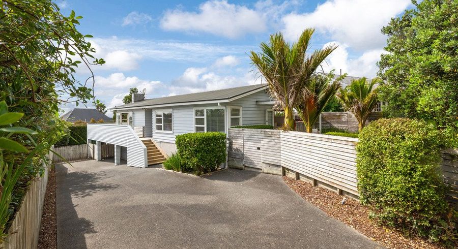  at 11 Woodside Avenue, Northcote, North Shore City, Auckland