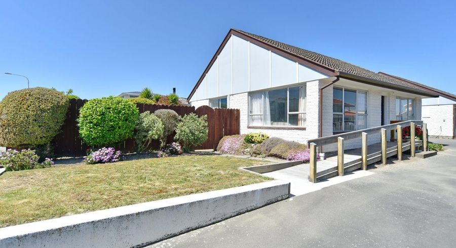  at 1/15 Heathglen Avenue, Parklands, Christchurch