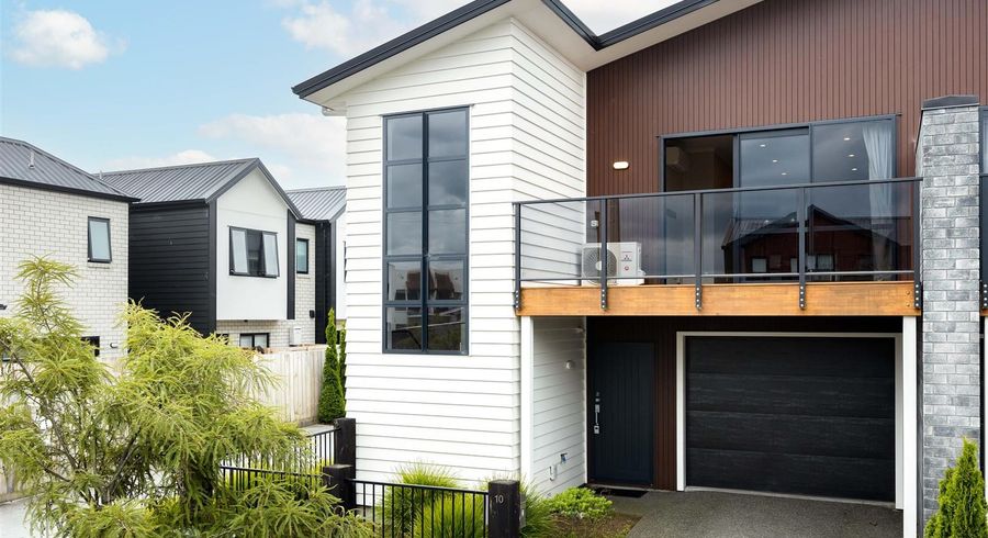  at 2/10 Charlemont Street, Whitiora, Hamilton, Waikato