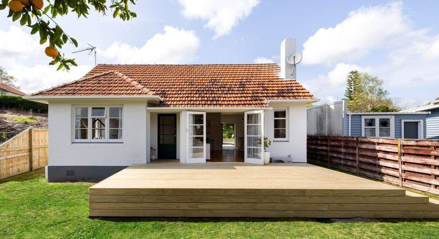  at 48 Galway Avenue, Hamilton East, Hamilton