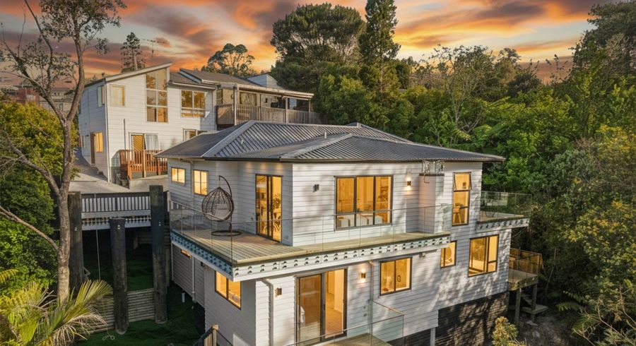  at 5A  Saddleback Rise, Murrays Bay, North Shore City, Auckland