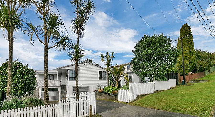  at 11 James Street, Glenfield, Auckland