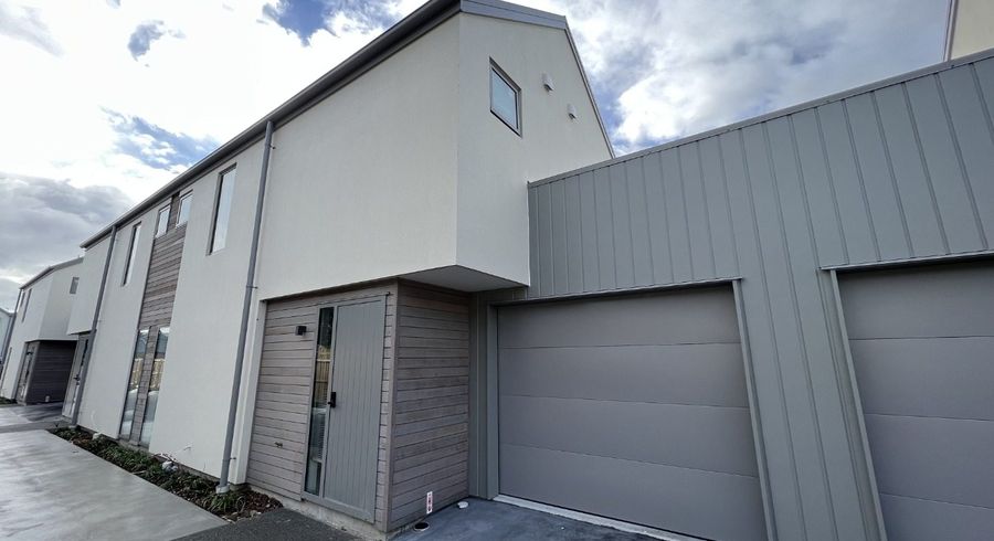  at 2/129 Tancred Street, Linwood, Christchurch City, Canterbury