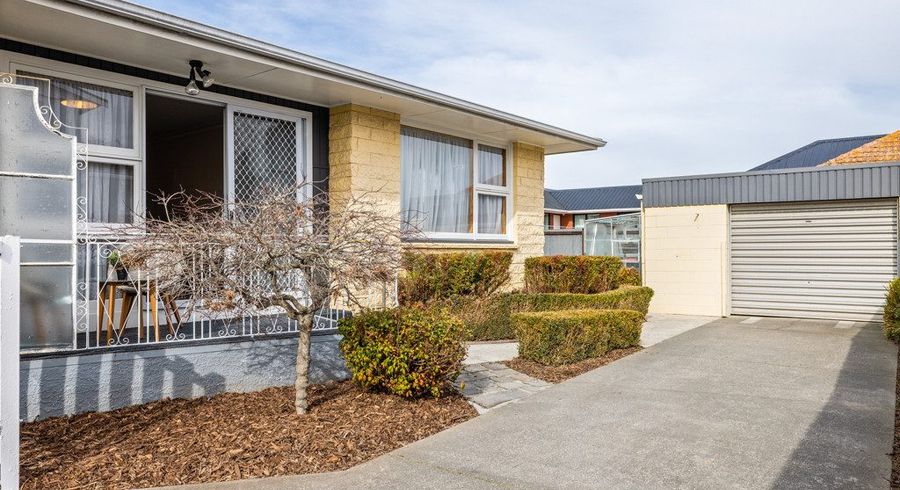  at 2/4 Apollo Place, Papanui, Christchurch City, Canterbury
