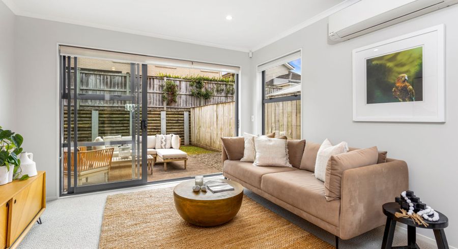  at 25 William Wallbank Crescent, Swanson, Auckland