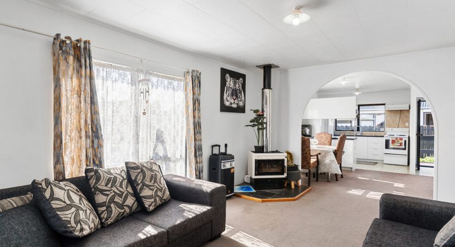  at 8 Zurich Place, Weymouth, Manukau City, Auckland