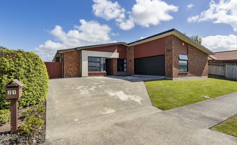  at 21 Brooklyn Heights Drive, Kelvin Grove, Palmerston North