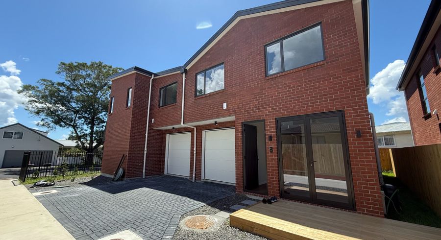  at 28A Pinedale Place, Henderson, Waitakere City, Auckland