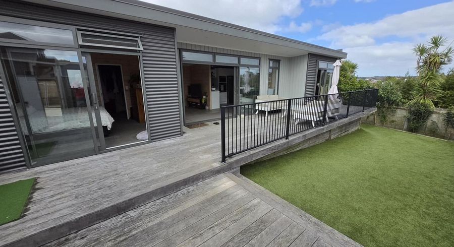  at 1/12 Dallinghoe Crescent, Milford, North Shore City, Auckland