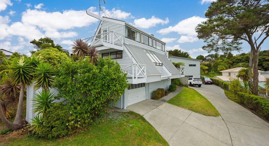  at 22 Shadon Place, Stanmore Bay, Whangaparaoa