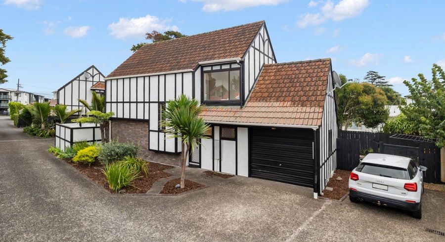  at 3/15 Swanson Road, Henderson, Waitakere City, Auckland