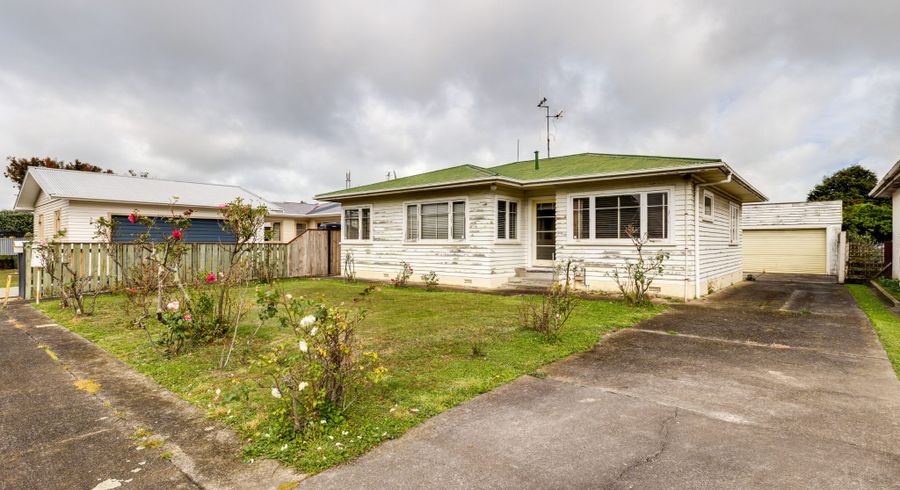  at 7 Moray Place, Highbury, Palmerston North