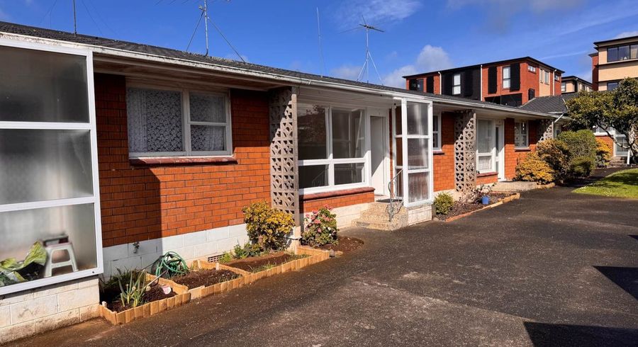  at 2/104a Victoria Street, Onehunga, Auckland City, Auckland