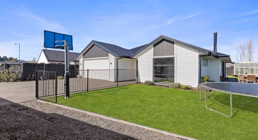  at 44 McQuillan Avenue, Woodend, Woodend