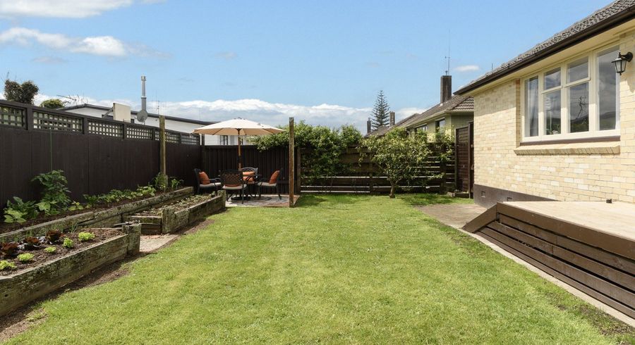  at 2/935 Cameron Road, Gate Pa, Tauranga, Bay Of Plenty