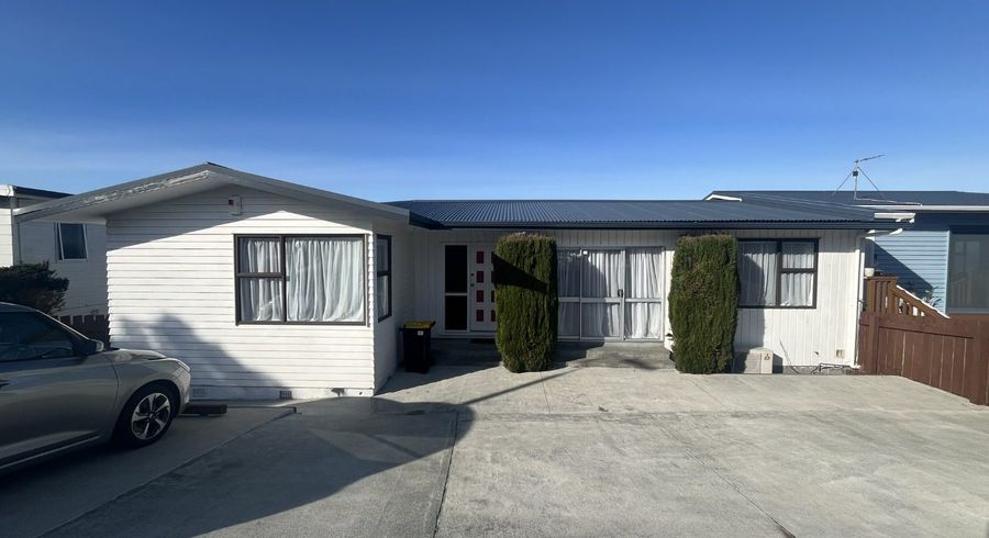  at 30 Akaroa Drive, Maupuia, Wellington, Wellington