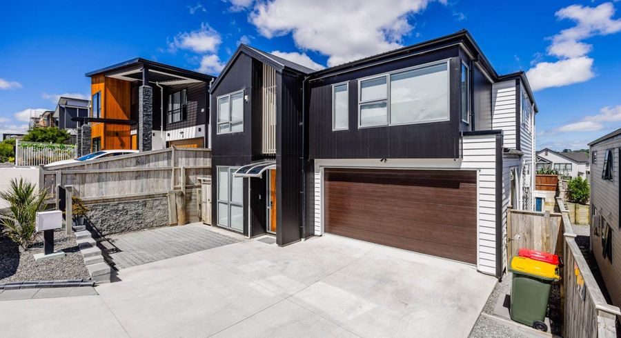  at 4 Hautoa Lane, Flat Bush, Manukau City, Auckland