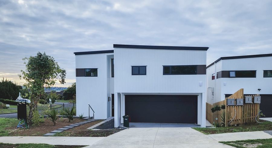  at 2 Embling Place, Eastern Beach, Manukau City, Auckland