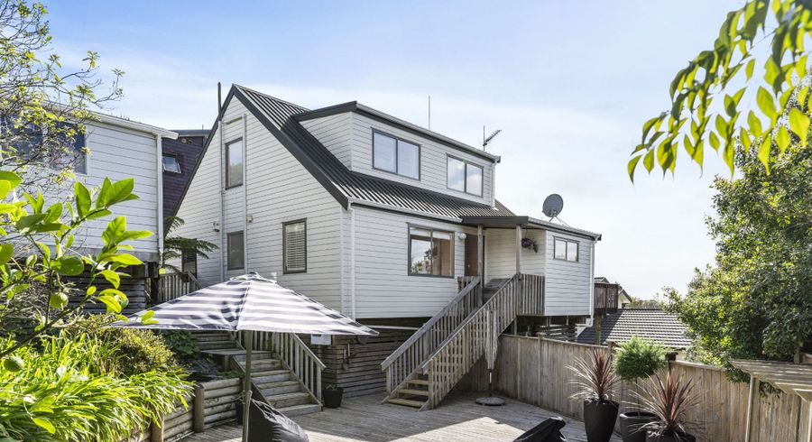 at 2/597 East Coast Road, Browns Bay, Auckland