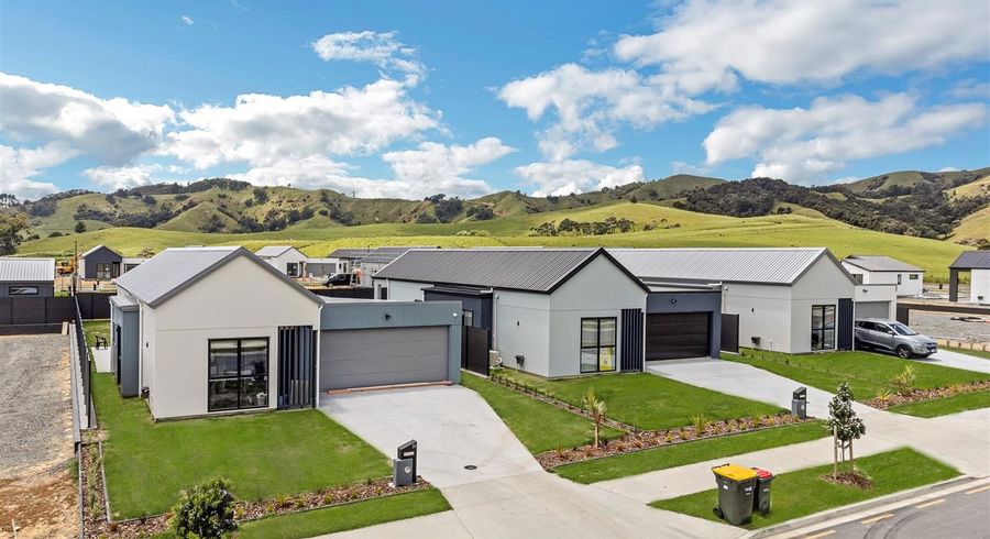  at 25 Ferndale Drive, Kawakawa Bay, Manukau City, Auckland