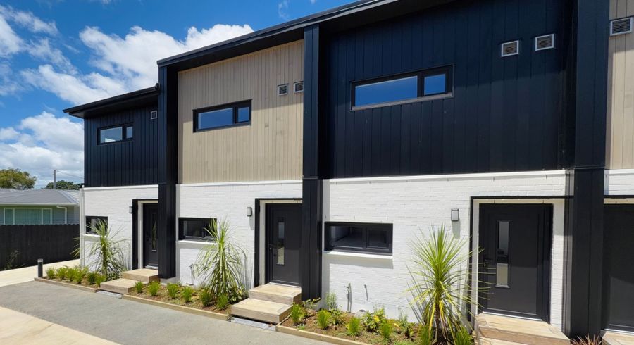  at Lot 2/23 & 25 Sullivan Avenue, Mangere Bridge, Manukau City, Auckland