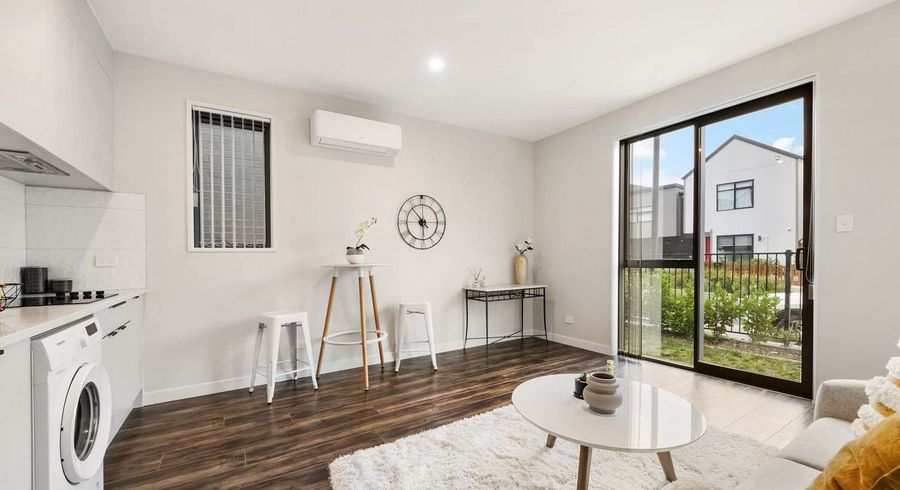  at 8 Skua Road, Hobsonville, Waitakere City, Auckland
