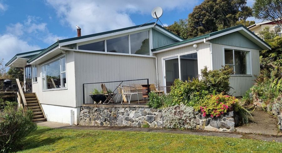  at 13 Whipp Place, Halfmoon Bay / Oban, Stewart Island