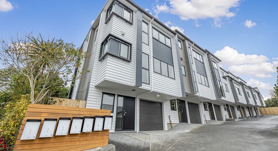  at 2/163 Edmonton Road, Te Atatu South, Waitakere City, Auckland