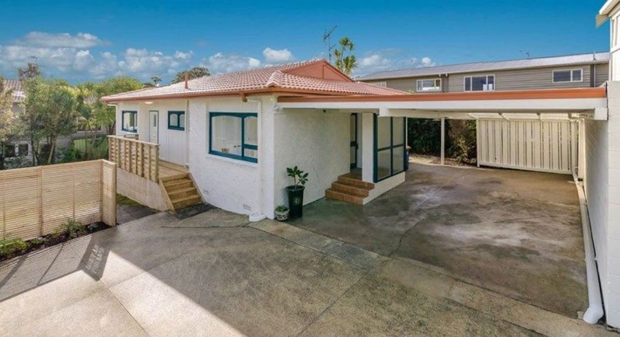  at 2/10 Firth Road , Torbay, North Shore City, Auckland