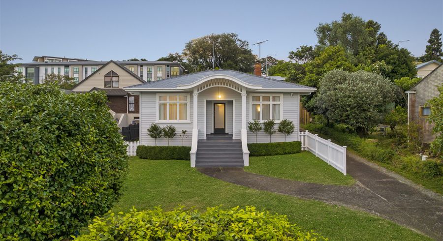  at 9 Hillsborough Road, Hillsborough, Auckland