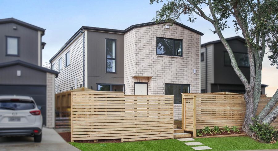  at 38 Borrowdace Avenue, Botany Downs, Manukau City, Auckland