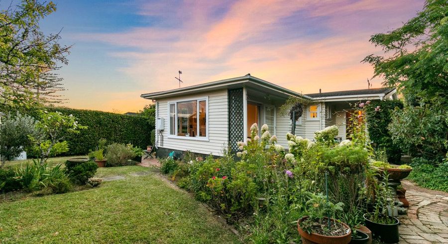  at 63 Forrest Hill Road, Milford, Auckland
