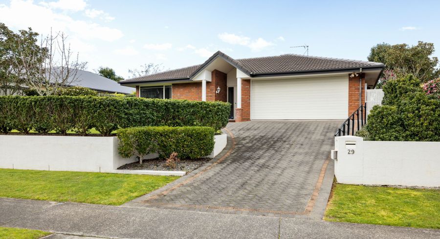  at 29 St James Drive, Huntington, Hamilton