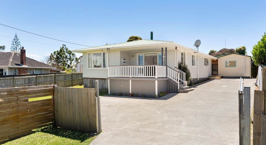  at 3 Quiet Street, Te Atatu South, Waitakere City, Auckland
