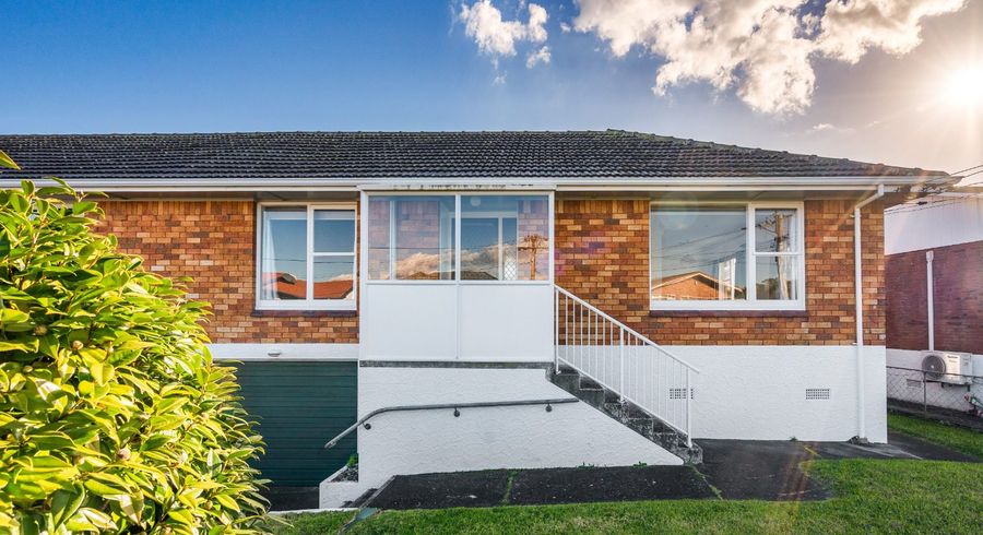  at 2/20 Warren Avenue, Three Kings, Auckland City, Auckland