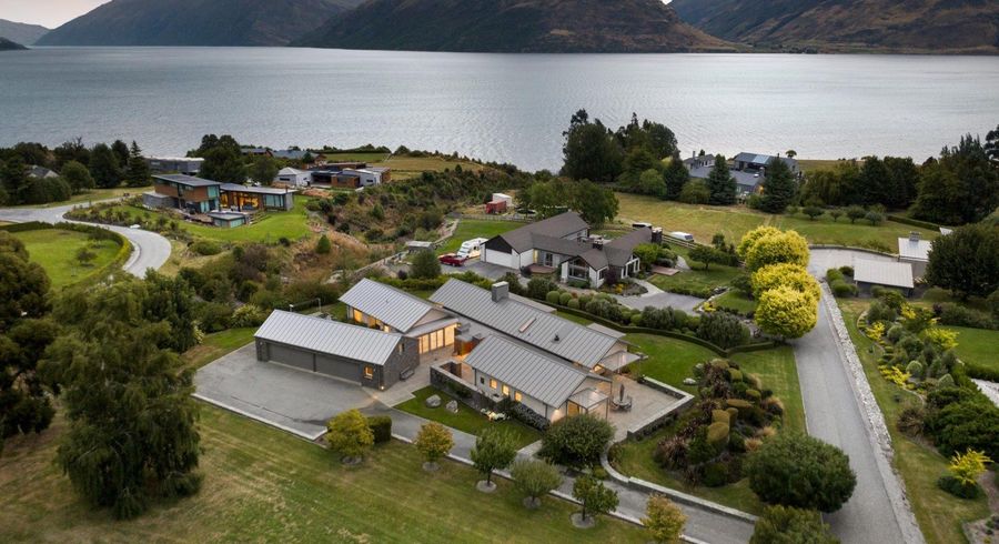  at 3 Bayonet Peak Place, Drift Bay, Queenstown