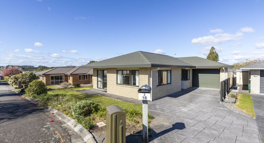  at 2/16 Sandel Rise, Merrilands, New Plymouth, Taranaki