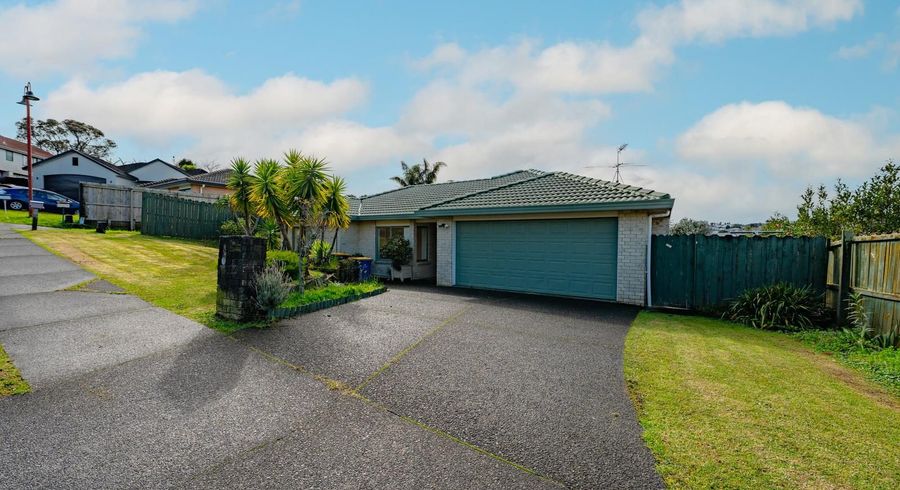  at 3 Rosebay Rise, Henderson, Waitakere City, Auckland