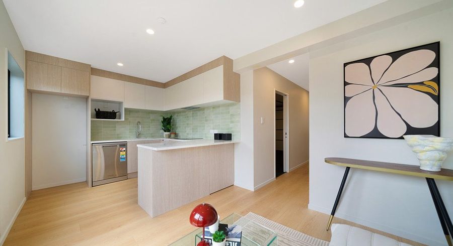  at 8/114 Don Buck Road, Massey, Waitakere City, Auckland