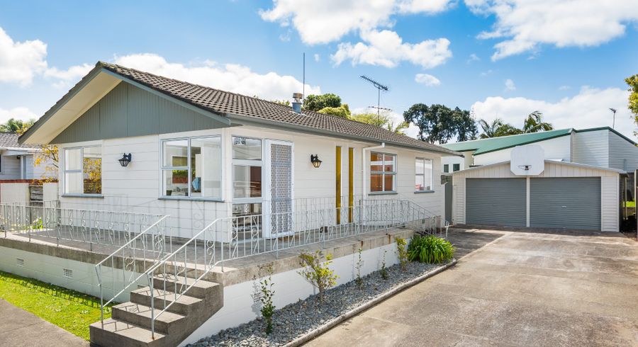  at 9 Salamanca Road, Sunnynook, Auckland