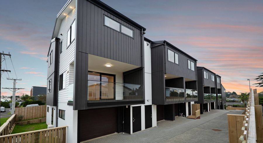  at 4/5 Glendhu Road, Bayview, North Shore City, Auckland