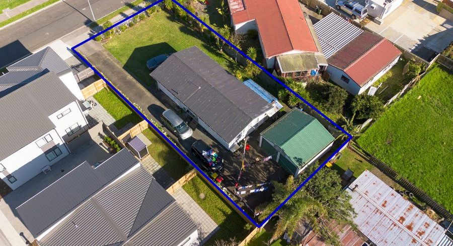  at 22 Watchfield Close, Mangere, Auckland