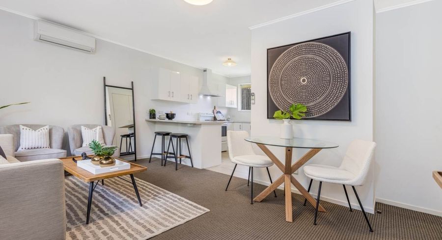  at 4/213 Penrose Road, Mount Wellington, Auckland