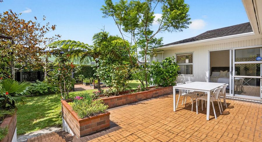  at 15 Frieston Road, Milford, North Shore City, Auckland