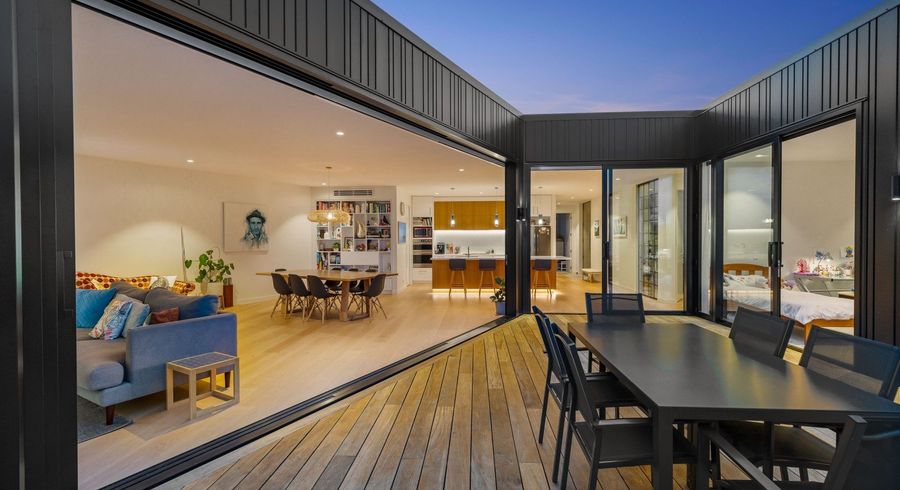  at 10 Lister Street, Point Chevalier, Auckland City, Auckland