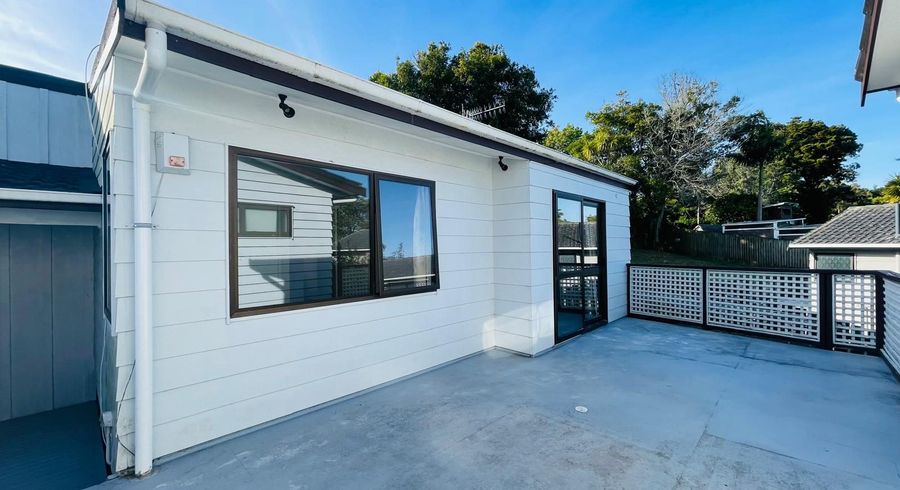  at 30 Mannering Place, Hillcrest, North Shore City, Auckland